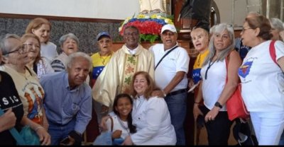 Teror: La comunidad canario-venezolana celebr&oacute; el aniversario de la entronizaci&oacute;n de la Virgen de Coromoto