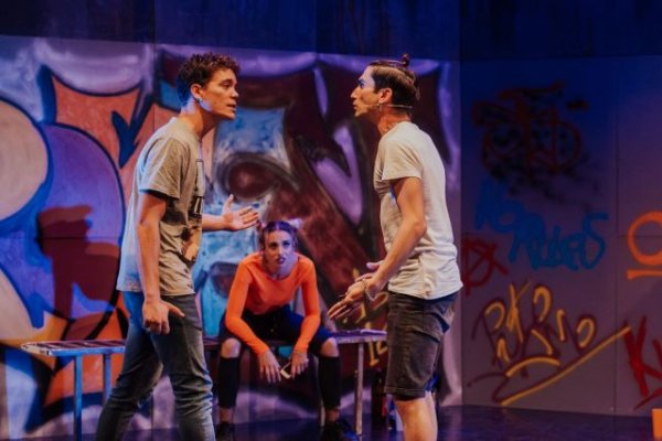 ‘Broken Play’, una obra que profundiza en el bullying y los problemas de la adolescencia