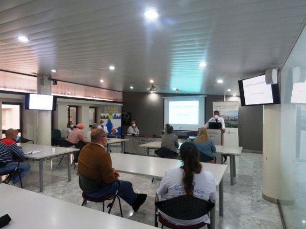 El Hospital Dr. Negrín trabaja con las asociaciones de pacientes en la planificación estratégica 2022-2025