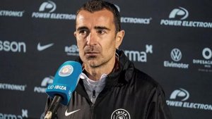 La UD Ibiza destituye a Carcedo tras la derrota frente al Sporting de Gij&oacute;n