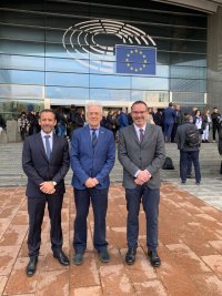 El jefe del servicio de Oncología del Hospital Insular participa en una reunión del Parlamento Europeo