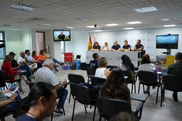 El trabajo de los equipos de extinción permite estabilizar el frente sur, desde Arafo hasta La Esperanza