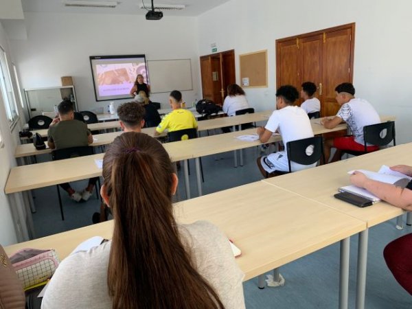 La Aldea: El curso de ‘Manipulador de alimentos de alto riesgo’, un éxito entre jóvenes y adultos