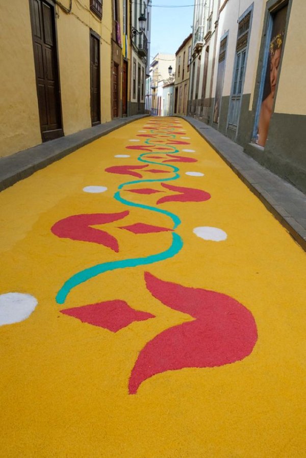 La Concejalía de Cultura de Guía invita a la ciudadanía guiense a participar este domingo en la elaboración de las alfombras del Corpus Christi