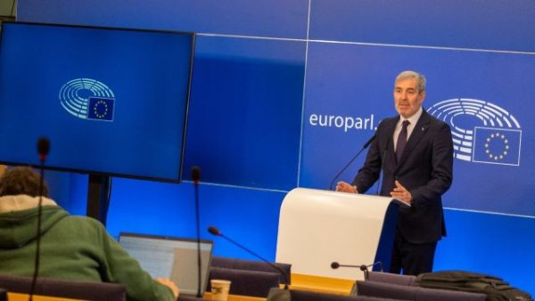 Clavijo defiende en Bruselas medidas espec&iacute;ficas para Canarias en plena crisis energ&eacute;tica