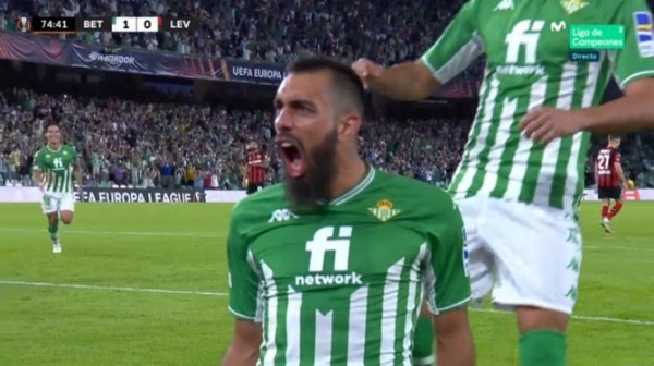 El Betis podrá seguir jugando en el Villamarín con público mientras recurre