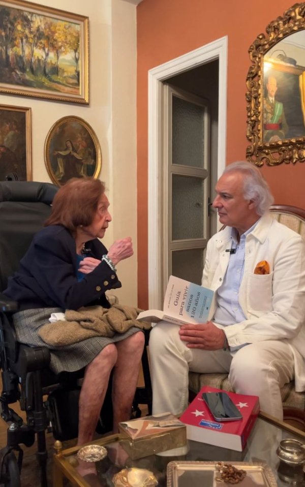 Mercedes cumple 107 años con marcapasos y una mente imbatible, de la mano del Profesor de Cardiología Dr. Manuel de la Peña