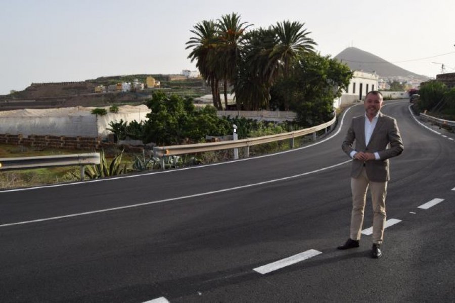 Arranca El Reasfaltado De Un Tramo De La Carretera A Sardina Hasta La ...