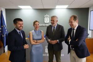 La Cátedra de Turismo reúne a expertos en derecho administrativo para debatir sobre la ley del alquiler vacacional