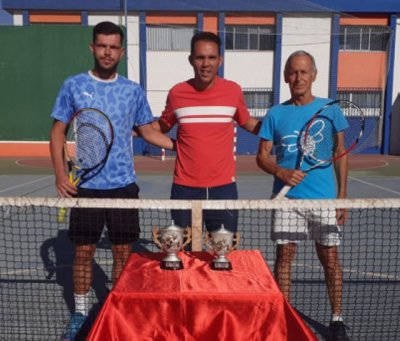Daniel Alonso se proclama ganador del torneo de verano de Tenis de La Aldea de San Nicol&aacute;s