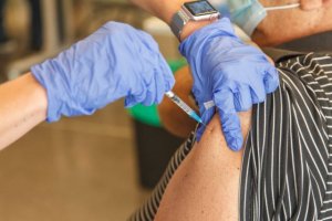 Más de 870.000 personas han accedido ya a la dosis adicional de la vacunación contra la COVID-19