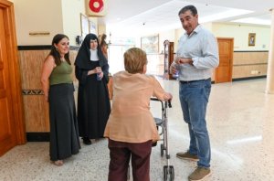 Canarias avanza en el modelo residencial de peque&ntilde;os hogares para la atenci&oacute;n de personas mayores