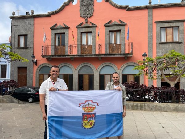El Alcalde de Guía recibe al atleta Manu Luján antes de su partida a Italia al Campeonato de Europa de Carreras de Obstáculos