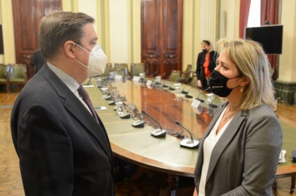 El Gobierno canario respalda las ayudas al sector pesquero para hacer frente al encarecimiento del gasóleo