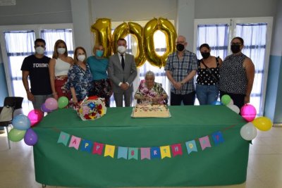 G&aacute;ldar: El alcalde felicita a Faustina Arencibia en su cien cumplea&ntilde;os