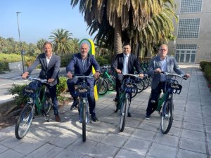 La ULPGC estrena servicio de bicicletas el&eacute;ctricas (S&iacute;tycleta) en el Campus de Tafira