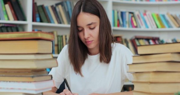 El abandono educativo temprano vuelve a descender en Canarias y se sitúa en el más bajo de su historia