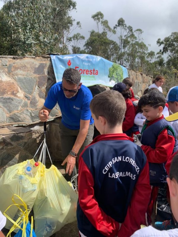 Foresta organiza junto al CEIP San Lorenzo una jornada para luchar contra la basuraleza en Firgas