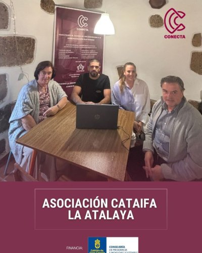 La Asociaci&oacute;n "Accede", acceso a la administraci&oacute;n, lleva el programa gratuito "Conecta" a distintas zonas de la isla de Gran Canaria