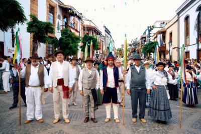 La Villa de Moya realiza la tradicional ofrenda a la Virgen del Pino