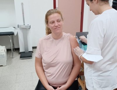 La campaña de vacunación contra gripe y la covid-19 comienza hoy en todos los centros de salud de Canarias