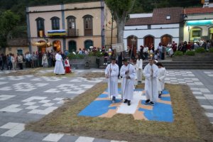 Se invita a participar al pueblo en el Día del Corpus Christi en Valleseco