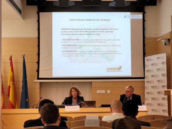 FADEMUR en el Congreso de Despoblamiento: “El talento femenino apuesta por quedarse en los pueblos”
