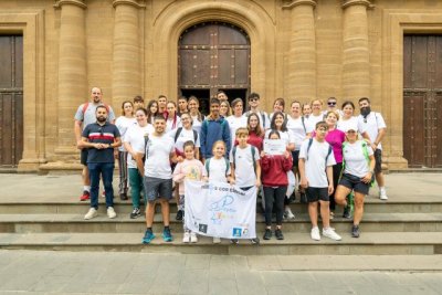 Gáldar recibe a 'Pequeño Valiente' tras completar una etapa del Camino de Santiago