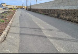 Gáldar: Carretera hundida por zanja en el Agujero